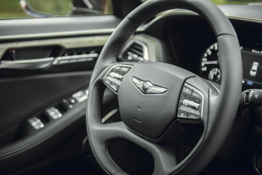 Интерьер Genesis G90 2019 года  (NA) (фото 28 из 48)